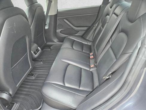 Used 2022 Tesla Model 3 image 10