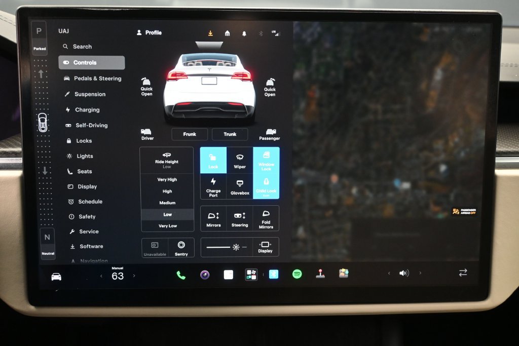 Used 2022 Tesla Model X Plaid AWD/4WD image 16