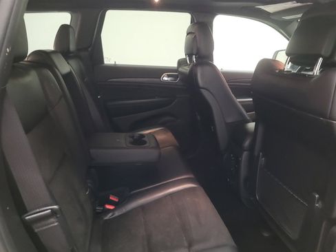 Used 2020 Jeep Grand Cherokee Altitude AWD/4WD image 19