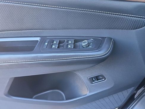 Used 2024 Volkswagen Atlas SE image 21