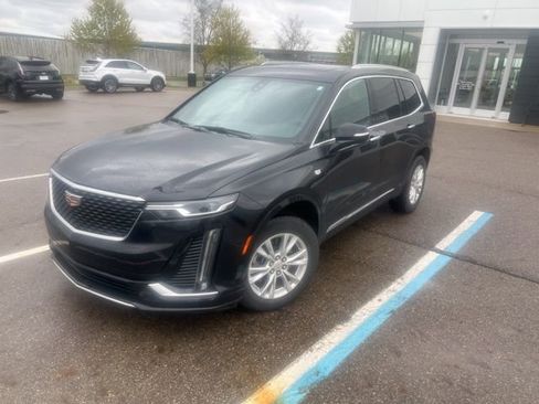 Certified 2025 Cadillac XT6 Luxury AWD/4WD image 1