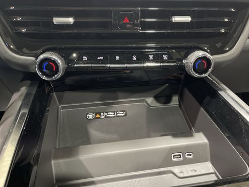 Used 2026 Chevrolet Suburban Z71 w/ Z71 Off-Road Package image 27