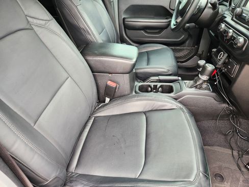 Used 2021 Jeep Gladiator Sport AWD/4WD image 11