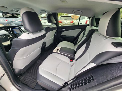 Used 2018 Toyota Prius Prime Advanced image 11