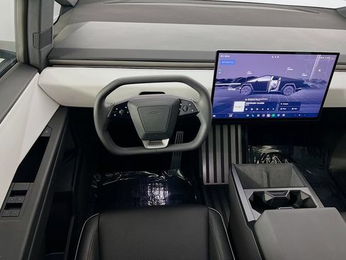 Used 2024 Tesla Cybertruck AWD Crew Cab image 22