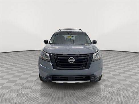 Used 2024 Nissan Pathfinder Platinum w/ Black Appearance Package image 3