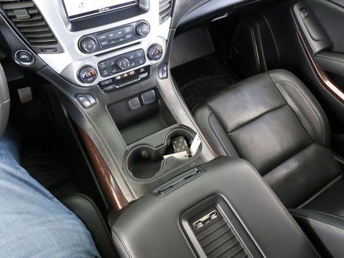 Used 2016 GMC Yukon XL SLT w/ Premium Edition RWD image 58