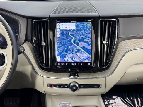 Used 2023 Volvo XC60 B5 Ultimate w/ Protection Package Premier image 24