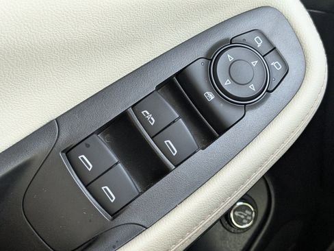 Used 2024 Buick Encore GX Avenir w/ Avenir Technology Package image 30