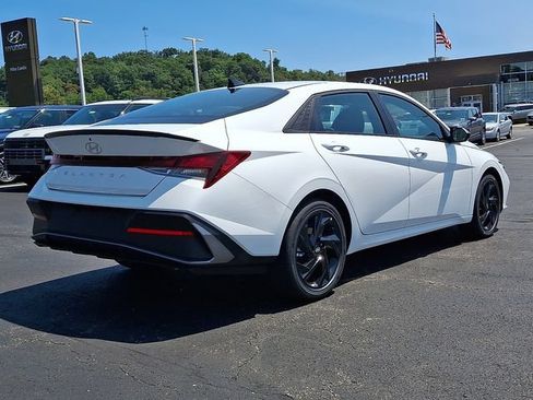 New 2026 Hyundai Elantra SEL Sport FWD image 4