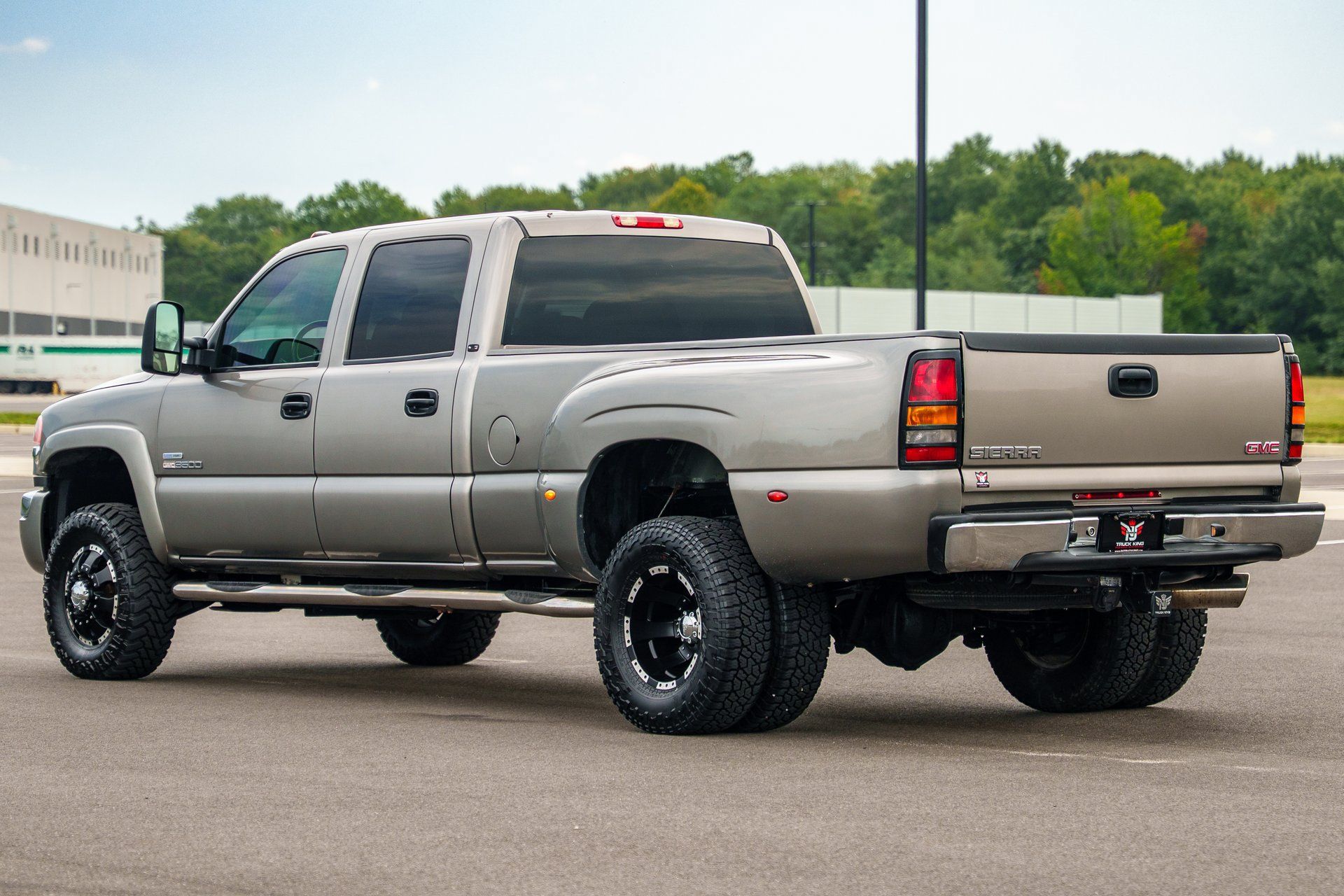 Used 2006 GMC Sierra 3500 SLE w/ Heavy-Duty Power Package AWD/4WD image 10