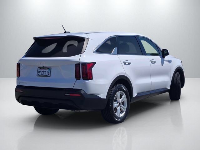 Used 2023 Kia Sorento LX FWD image 4
