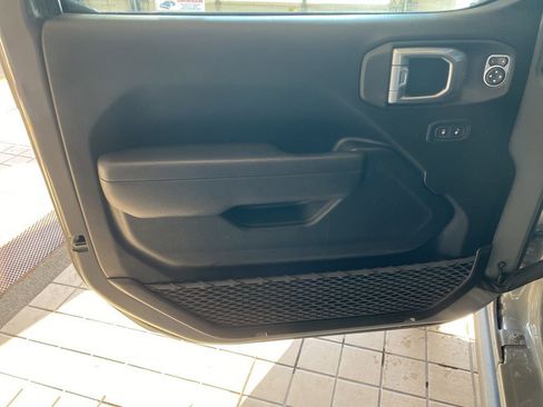 Used 2023 Jeep Wrangler Rubicon w/ LED Lighting Group image 10