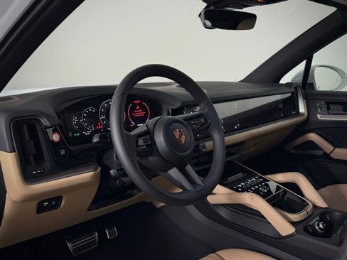 New 2026 Porsche Cayenne image 4