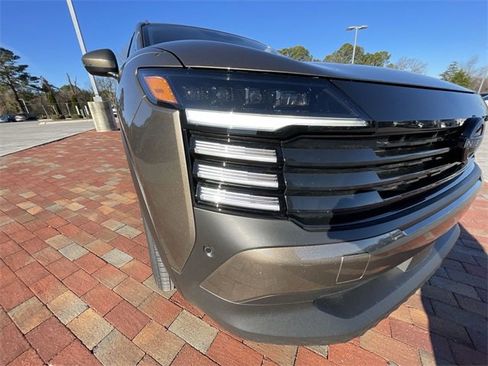 Used 2025 Nissan Kicks SR w/ Interior Electronics Package image 7