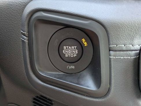 Used 2025 Jeep Wrangler Unlimited Sahara AWD/4WD image 28