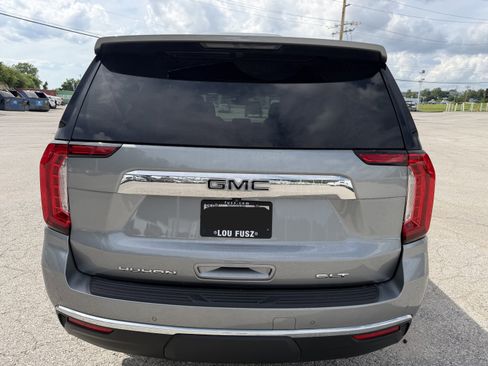 Used 2023 GMC Yukon XL SLT AWD/4WD image 6