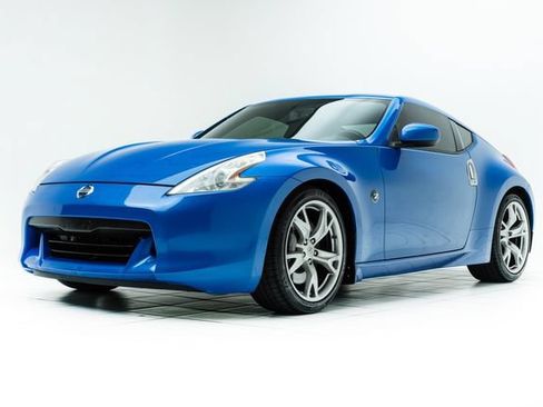 Used 2009 Nissan 370Z Touring w/ Sport Pkg RWD image 8