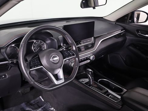 Used 2024 Nissan Altima 2.5 SR w/ SR Premium Package image 27