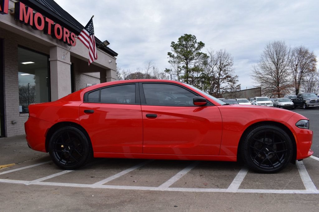 Used 2020 Dodge Charger SXT w/ Driver Convenience Group RWD image 6