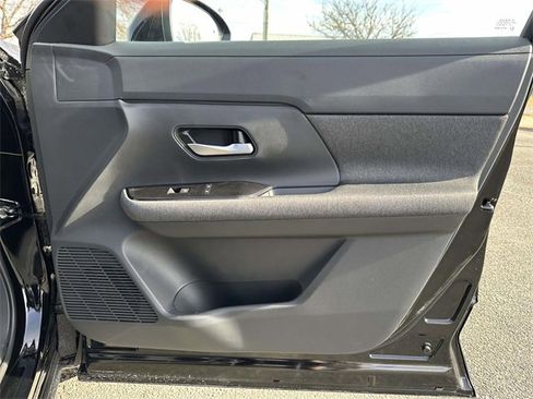 New 2026 Nissan Kicks SV image 8