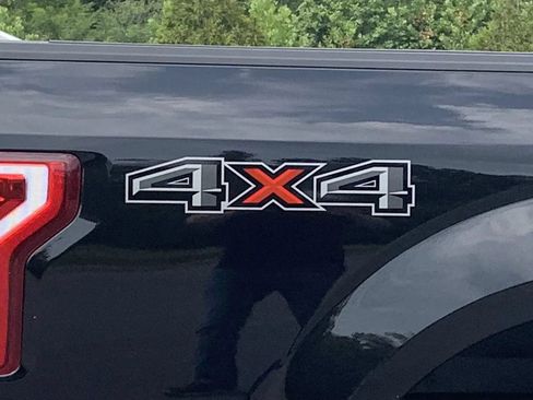 Used 2019 Ford F150 XLT w/ Equipment Group 302A Luxury AWD/4WD image 11
