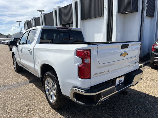 Used 2023 Chevrolet Silverado 1500 LTZ w/ LTZ Convenience Package II AWD/4WD image 9