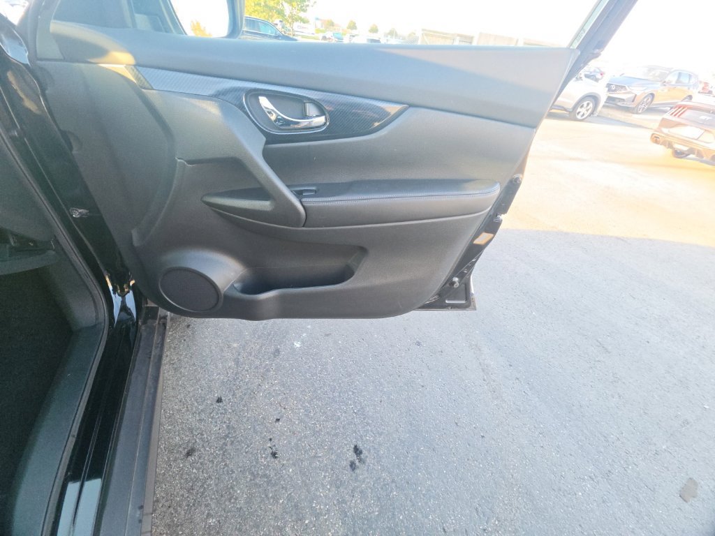 Used 2020 Nissan Rogue SL w/ Premium Package AWD/4WD image 34