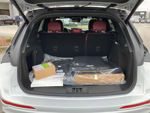 New 2025 Lincoln Corsair Reserve w/ Equipment Group 202A image 13