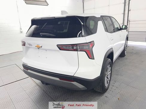 Used 2025 Chevrolet Equinox LT FWD image 9