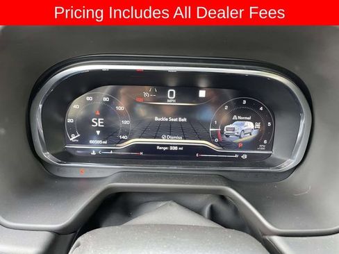 Used 2022 GMC Yukon AT4 AWD/4WD image 25