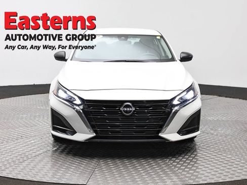 Used 2025 Nissan Altima 2.5 SV FWD image 2