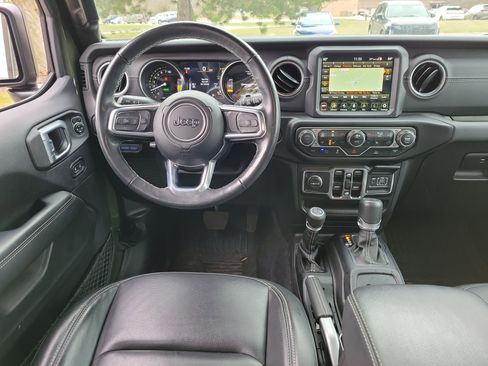 Used 2022 Jeep Wrangler Unlimited Sahara w/ Cold Weather Group image 10