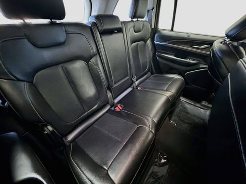Used 2023 Jeep Grand Cherokee 4WD 4xe w/ Luxury Tech Group II image 13