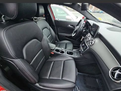 Used 2019 Mercedes-Benz GLA 250 4MATIC image 9