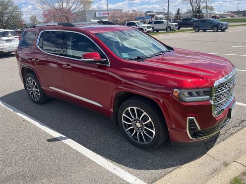 Used 2022 GMC Acadia Denali w/ Denali Ultimate Package AWD/4WD image 4