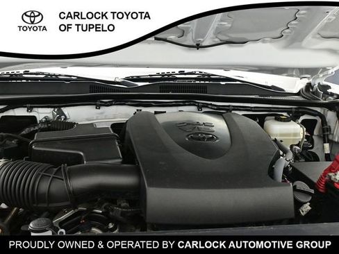 Used 2018 Toyota Tacoma TRD Off-Road AWD/4WD image 46
