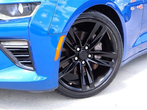 Used 2016 Chevrolet Camaro SS RWD image 12