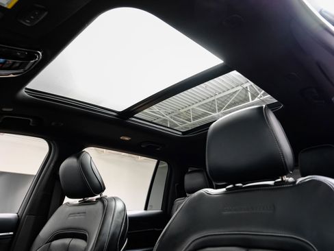 Used 2023 Jeep Grand Cherokee L Overland image 5