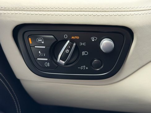 Certified 2023 Bentley Bentayga AWD/4WD image 20