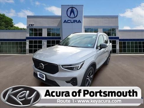 Used 2023 Volvo XC40 B5 Plus w/ Driver Assist Package AWD/4WD image 1