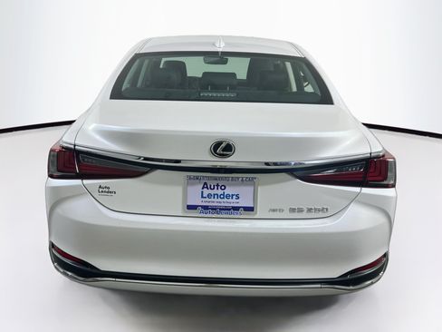 Used 2021 Lexus ES 250 w/ Accessory Package 2 AWD/4WD image 6
