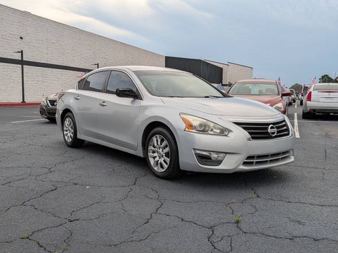 Used 2015 Nissan Altima 2.5 S w/ Power Driver Seat Package FWD image 3