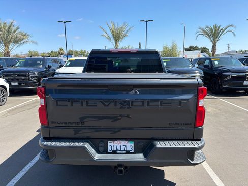 Used 2022 Chevrolet Silverado 1500 Custom w/ LPO, Dark Essentials Package RWD image 9