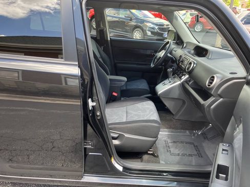 Used 2012 Scion xB FWD image 23