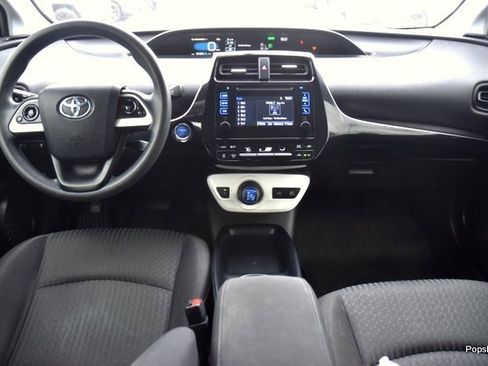 Used 2016 Toyota Prius Two image 11