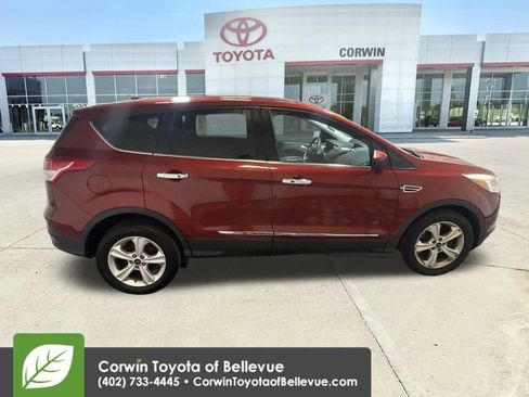 Used 2015 Ford Escape SE image 9
