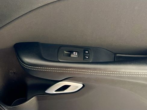 Used 2022 Dodge Challenger R/T RWD image 31