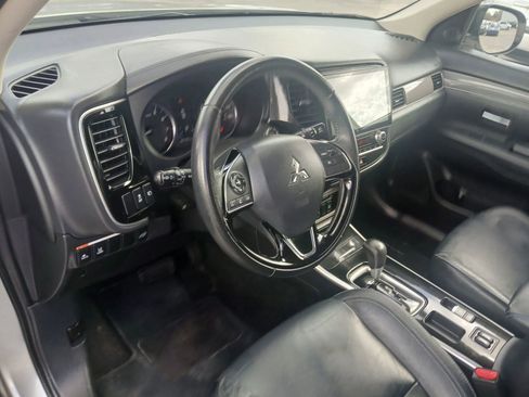 Used 2020 Mitsubishi Outlander SEL image 7
