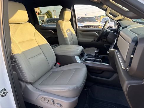 Used 2023 GMC Sierra 1500 SLT w/ SLT Premium Plus Package AWD/4WD image 12